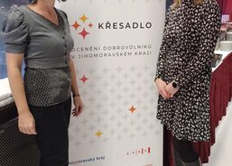 Hanka a Petra - předávání cen Křesadlo JMK 2024 v Divadle na Orlí v Brně